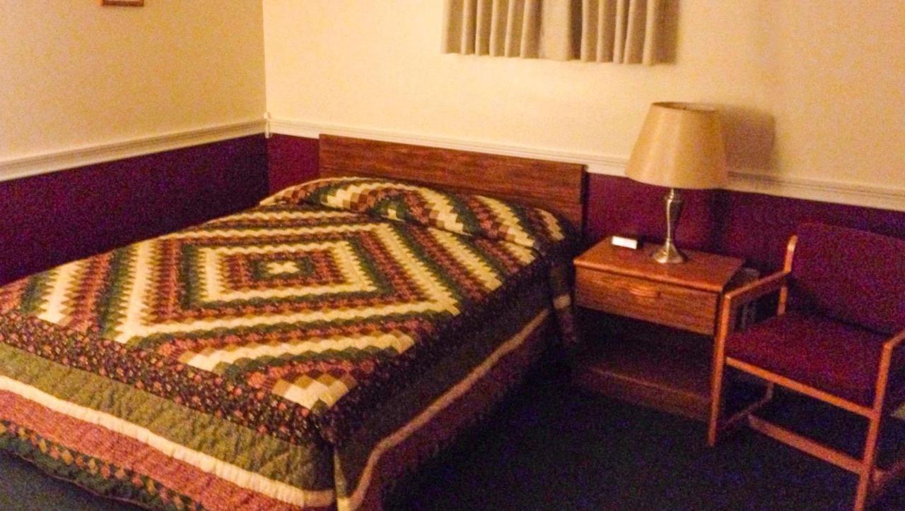 Judys Motel Bedford Eksteriør bilde